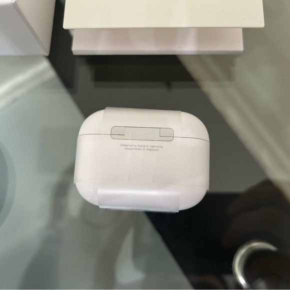 AirPods Pro 2 - Picture 3 of 5